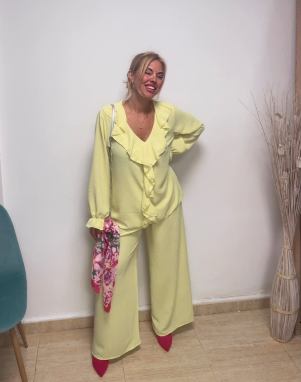 pantalon amarillo fluido