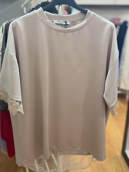 camiseta blanca encaje
