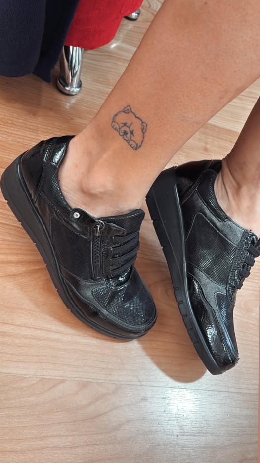 DEPORTIVAS ANCHO NEGRAS