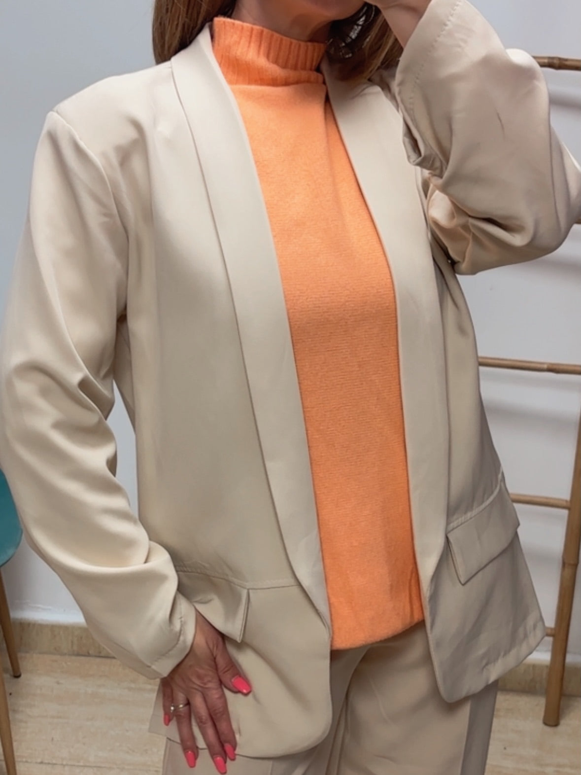 blazer beig hombrera