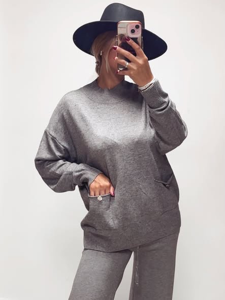 CONJUNTO GRIS DE PUNTO