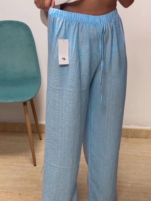 Pantalón celeste efecto lino