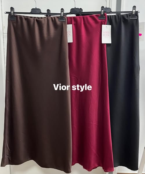 Falda satinada curvy