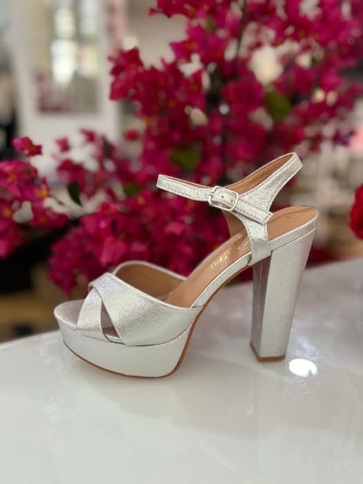 Sandalia plata cruzada