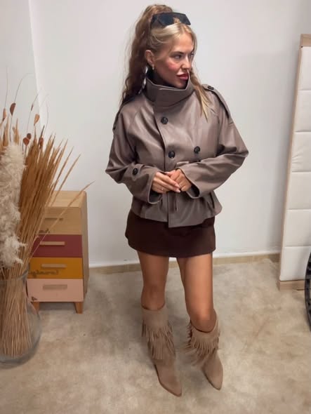 chaqueta taupe